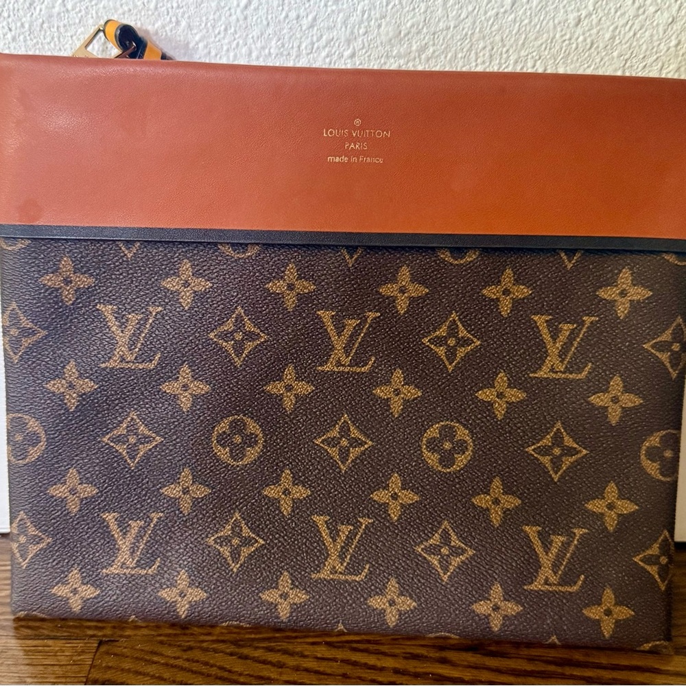 Louis Vuitton Brown Monogram clutch bag makeup